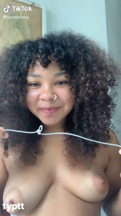 Cute thot doing 'tie a knot' challenge while being nude on her NSFW TikTok