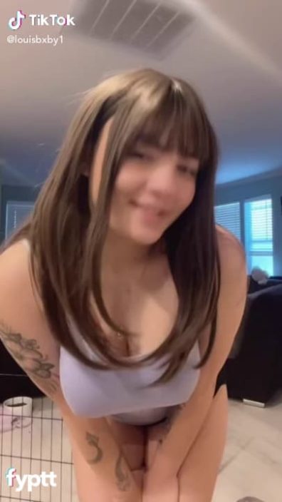 Thick girl dancing to cute Japanese song on TikTok NSFW and showing her private parts
