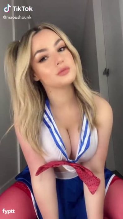 I wanted to see some ass but got TikTok boobs instead