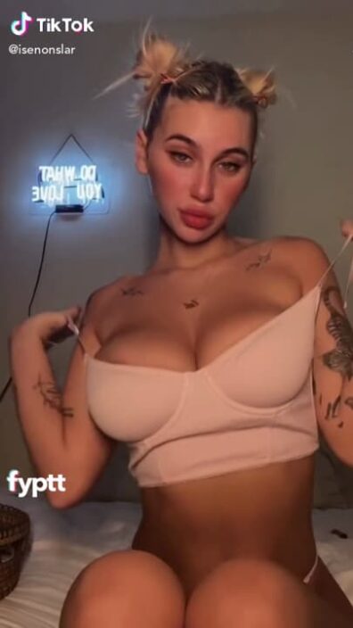No one could stop looking at these TikTok boobies