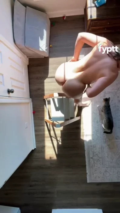 Gorgeous nude babe wants you to watch her sexy dance from above